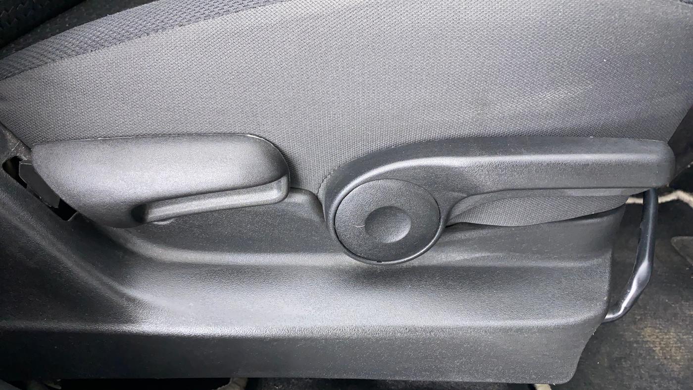 2019 Maruti Vitara Brezza ZDI, Diesel, Manual, 31,516 km, Driver Side Adjustment Panel