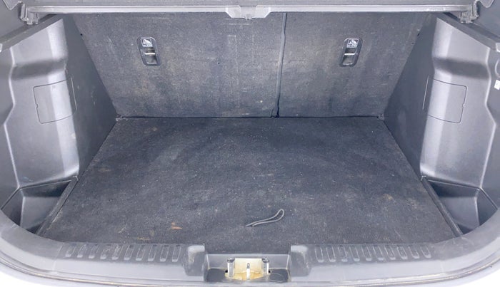2019 Maruti Vitara Brezza ZDI, Diesel, Manual, 31,516 km, Boot Inside