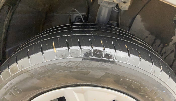 2022 Hyundai VENUE S 1.2, Petrol, Manual, 28,273 km, Right Front Tyre Tread