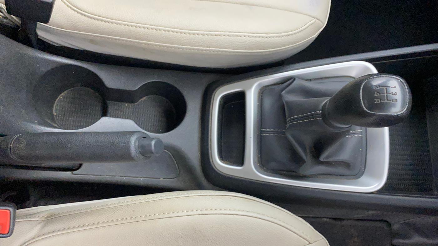 2022 Hyundai VENUE S 1.2, Petrol, Manual, 28,273 km, Gear Lever