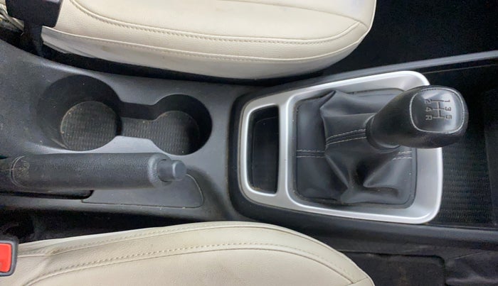 2022 Hyundai VENUE S 1.2, Petrol, Manual, 28,273 km, Gear Lever