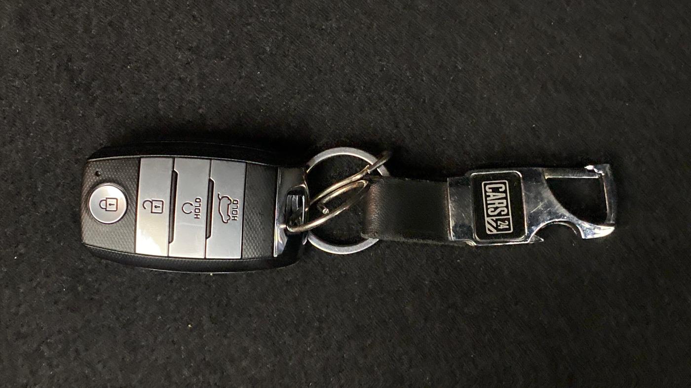 2020 KIA SONET GTX + 1.0 IMT, Petrol, Manual, 10,902 km, Key Close Up