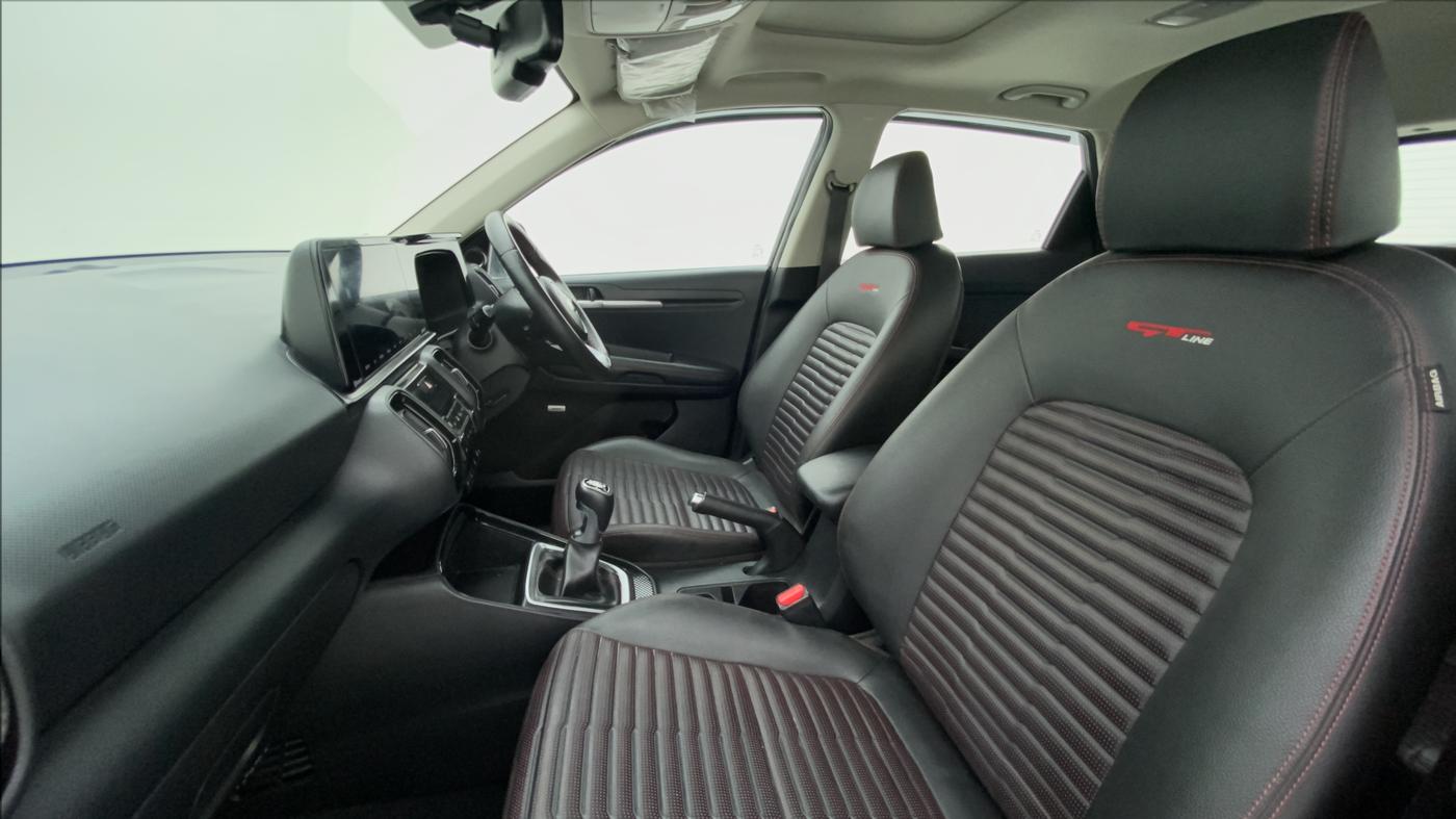 2020 KIA SONET GTX + 1.0 IMT, Petrol, Manual, 10,902 km, Right Side Front Door Cabin