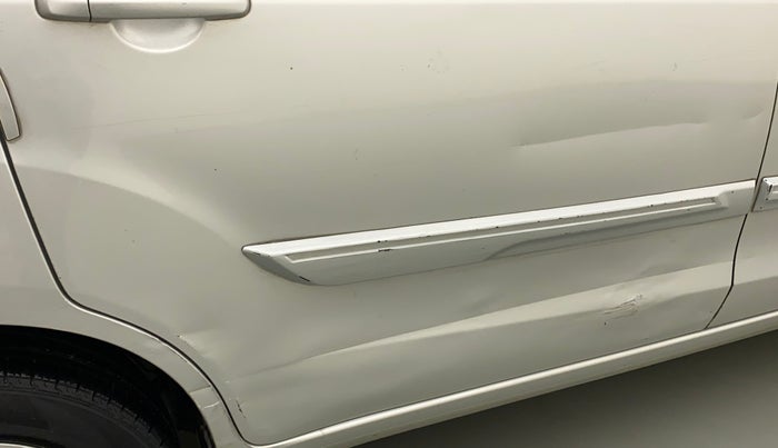 2014 Maruti Ertiga VXI, Petrol, Manual, 76,333 km, Right rear door - Slightly dented