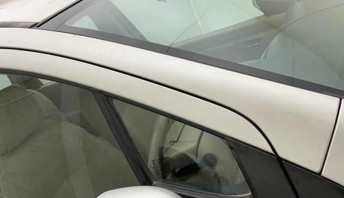 2014 Maruti Ertiga VXI, Petrol, Manual, 76,333 km, Right A pillar - Slightly dented