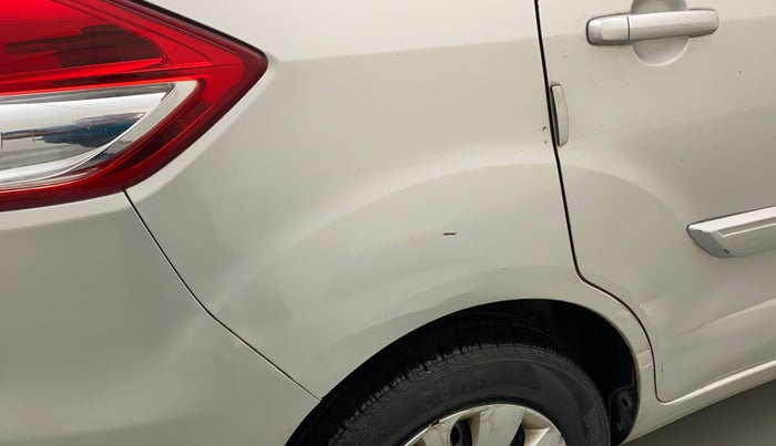 2014 Maruti Ertiga VXI, Petrol, Manual, 76,333 km, Right quarter panel - Slightly dented