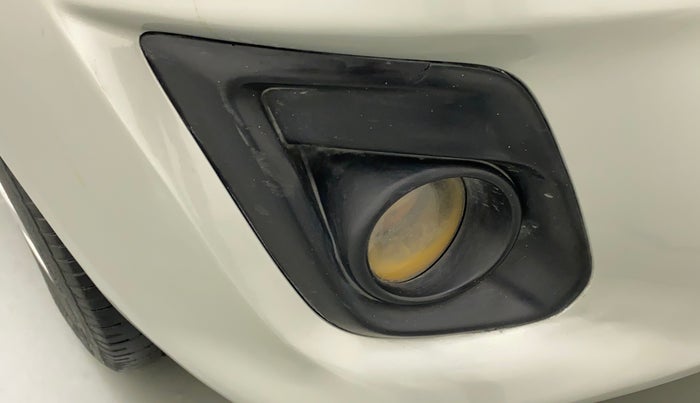 2014 Maruti Ertiga VXI, Petrol, Manual, 76,333 km, Right fog light - Not working