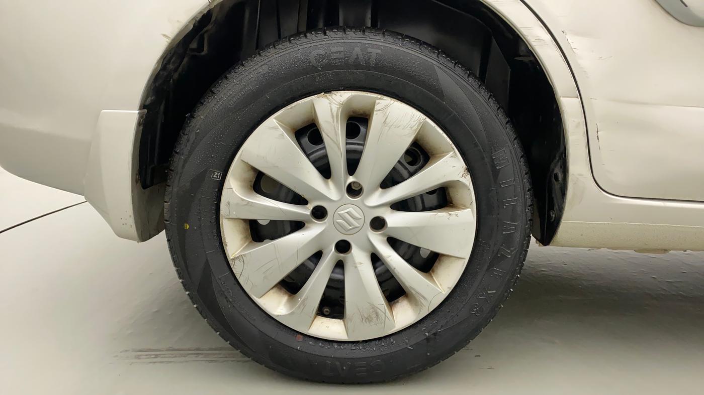 2014 Maruti Ertiga VXI, Petrol, Manual, 76,333 km, Right Rear Wheel