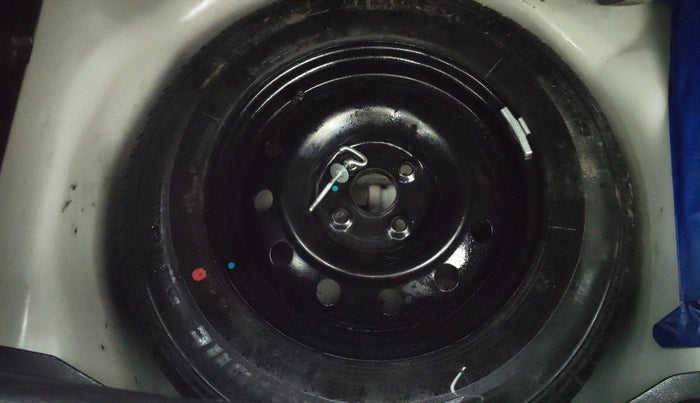 2015 Maruti Swift VXI, Petrol, Manual, 43,661 km, Spare Tyre