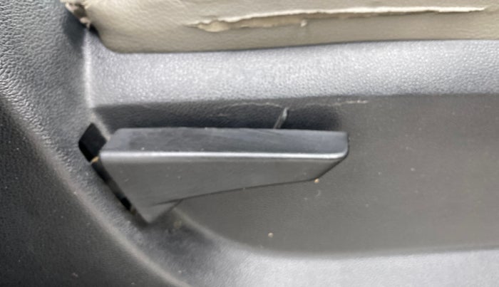 2016 Mahindra Kuv100 K4 6 STR, Petrol, Manual, 43,964 km, Driver Side Adjustment Panel