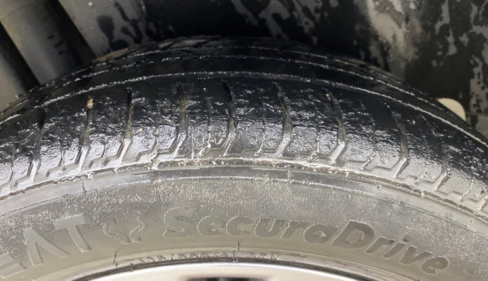 2018 Maruti Ciaz ALPHA DIESEL 1.3, Diesel, Manual, 81,349 km, Right Rear Tyre Tread