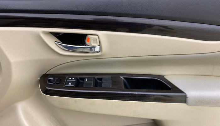 2018 Maruti Ciaz ALPHA DIESEL 1.3, Diesel, Manual, 81,349 km, Driver Side Door Panels Control