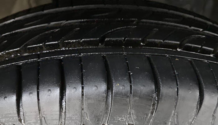 2016 Datsun Go Plus T, Petrol, Manual, 92,608 km, Right Front Tyre Tread