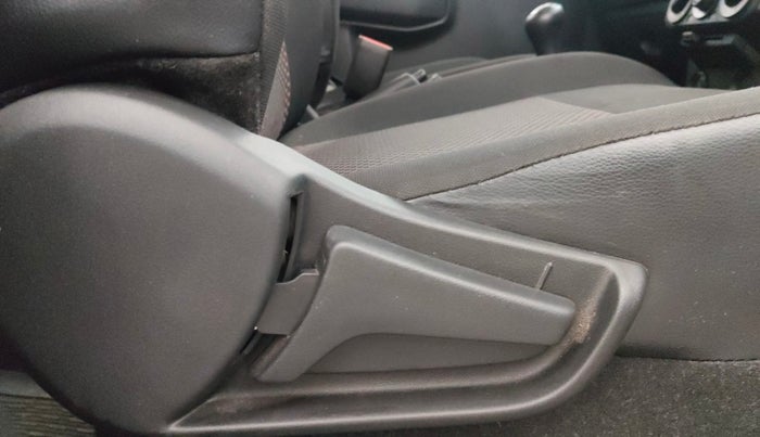 2019 Maruti S PRESSO VXI (O), Petrol, Manual, 26,434 km, Driver Side Adjustment Panel