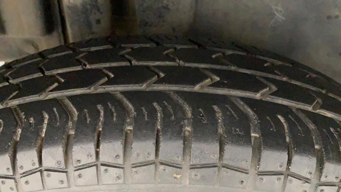 2014 Maruti Swift VXI, Petrol, Manual, 25,358 km, Right Rear Tyre Tread