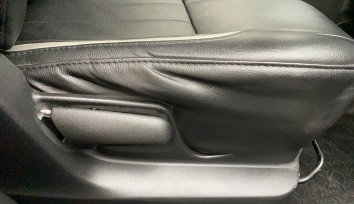2014 Maruti Swift VXI, Petrol, Manual, 25,358 km, Driver Side Adjustment Panel