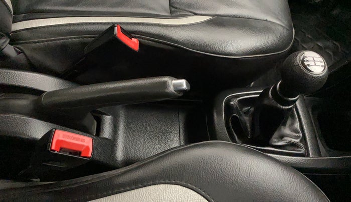 2014 Maruti Swift VXI, Petrol, Manual, 25,358 km, Gear Lever