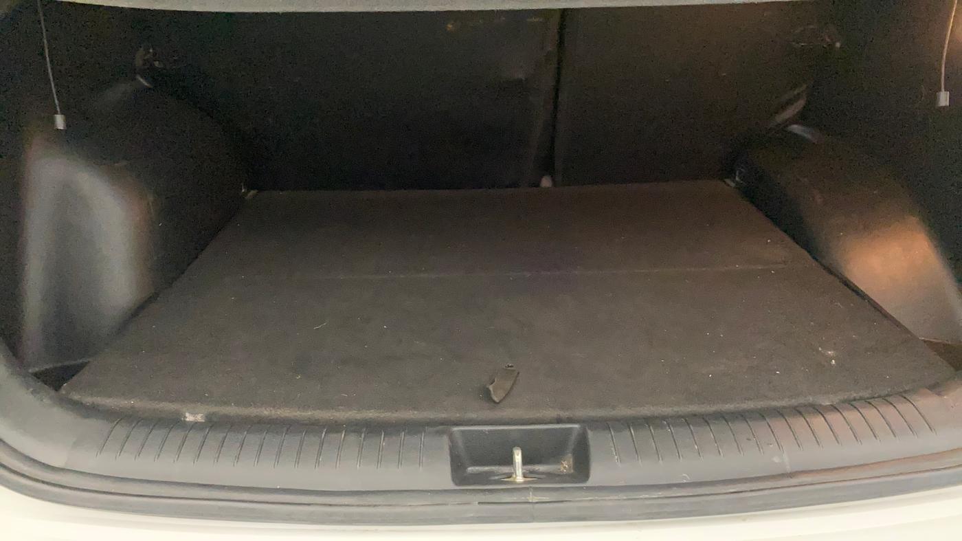 2016 Hyundai Creta SX PLUS AT 1.6 PETROL, Petrol, Automatic, 1,03,564 km, Boot Inside