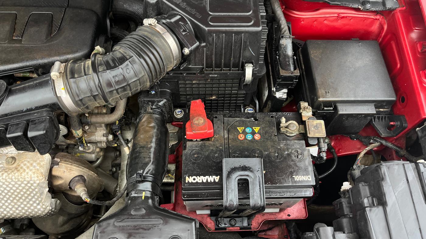 2023 Mahindra XUV300 W8 (O) 1.2 PETROL AMT, Petrol, Automatic, 9,410 km, Engine View - Left