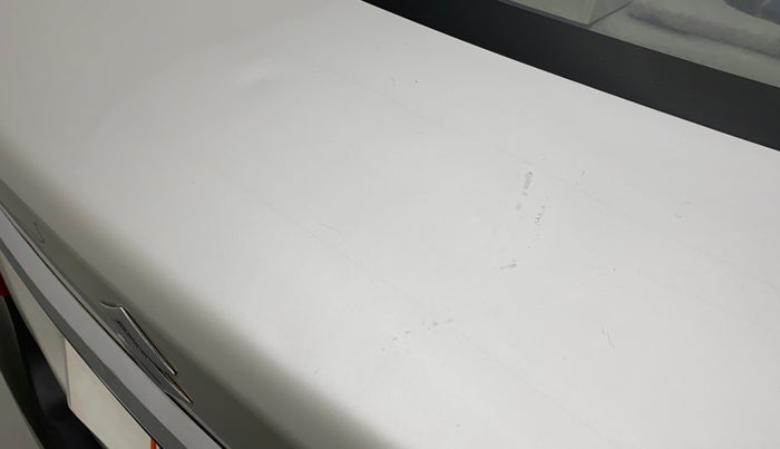 2015 Maruti Swift Dzire LXI (O), CNG, Manual, 1,08,326 km, Dicky (Boot door) - Paint has minor damage