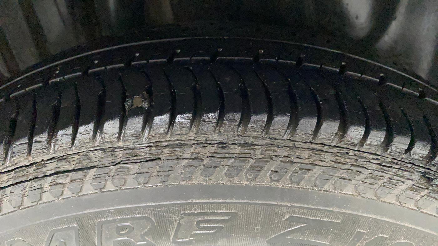 2015 Maruti Swift Dzire LXI (O), CNG, Manual, 1,08,326 km, Right Rear Tyre Tread