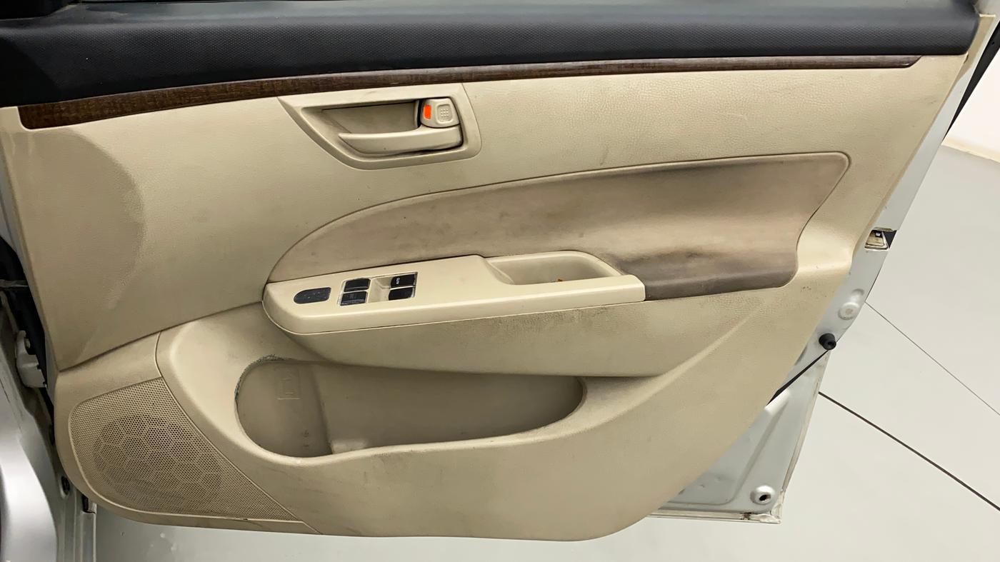 2015 Maruti Swift Dzire LXI (O), CNG, Manual, 1,08,326 km, Driver Side Door Panels Control