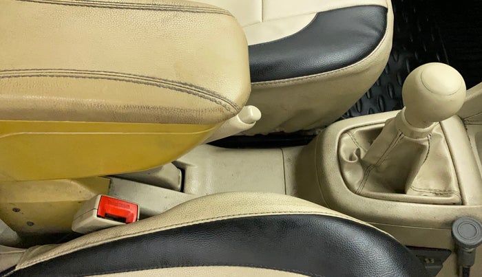 2015 Maruti Swift Dzire LXI (O), CNG, Manual, 1,08,326 km, Gear Lever