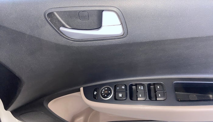 2017 Hyundai Grand i10 SPORTZ (O) AT 1.2 KAPPA VTVT, Petrol, Automatic, 39,461 km, Driver Side Door Panels Control