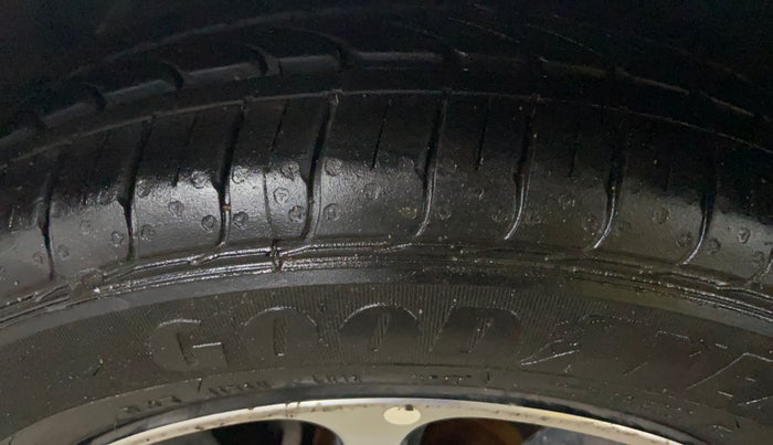 2017 Hyundai Grand i10 SPORTZ (O) AT 1.2 KAPPA VTVT, Petrol, Automatic, 39,461 km, Left Front Tyre Tread