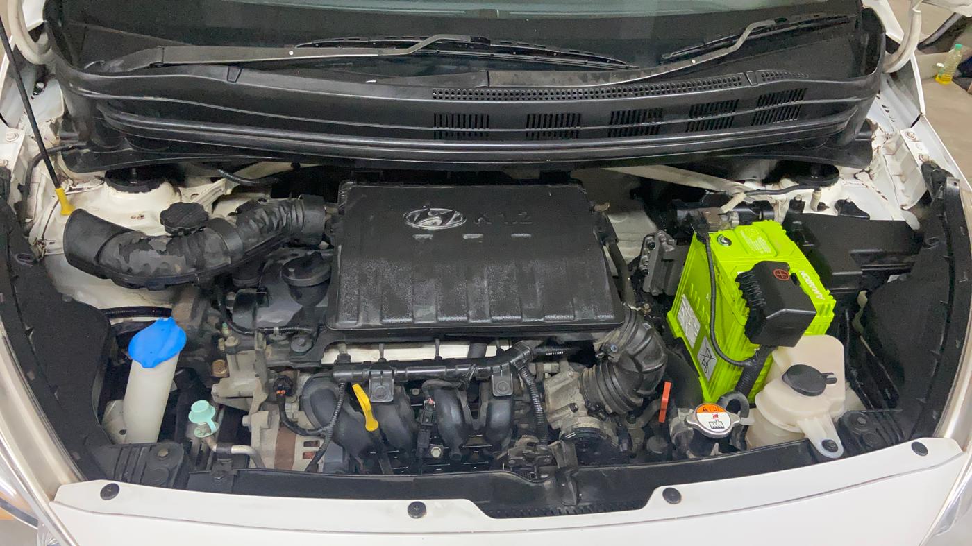 2017 Hyundai Grand i10 SPORTZ (O) AT 1.2 KAPPA VTVT, Petrol, Automatic, 39,461 km, Engine View