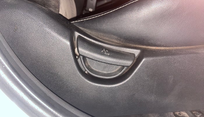 2017 Hyundai Grand i10 SPORTZ (O) AT 1.2 KAPPA VTVT, Petrol, Automatic, 39,461 km, Driver Side Adjustment Panel