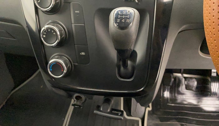 2018 Mahindra KUV 100 NXT K2 P 6 STR, Petrol, Manual, 38,892 km, Gear Lever