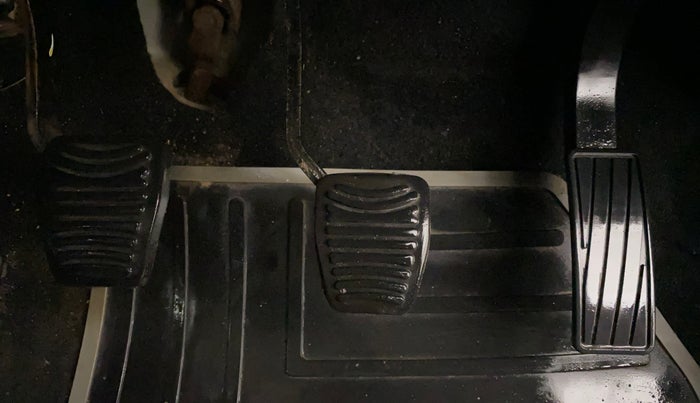 2018 Mahindra KUV 100 NXT K2 P 6 STR, Petrol, Manual, 38,892 km, Pedals