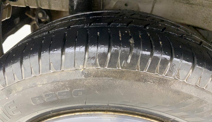 2018 Mahindra KUV 100 NXT K2 P 6 STR, Petrol, Manual, 38,892 km, Right Rear Tyre Tread