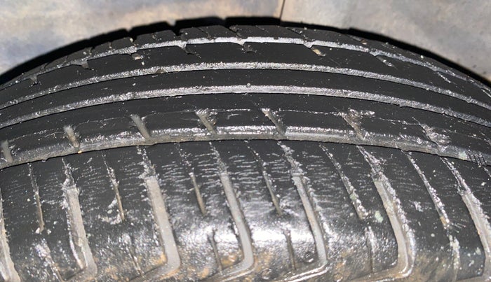 2017 Renault Kwid RXT 1.0, Petrol, Manual, 29,916 km, Left Rear Tyre Tread