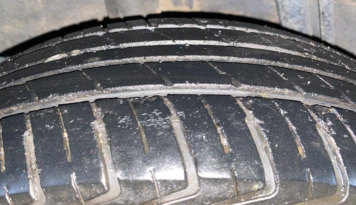 2017 Renault Kwid RXT 1.0, Petrol, Manual, 29,916 km, Right Rear Tyre Tread