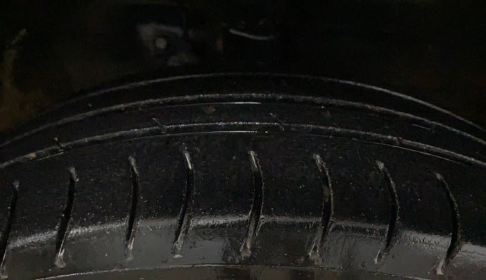 2018 Maruti Wagon R 1.0 LXI CNG, CNG, Manual, 65,197 km, Right Front Tyre Tread