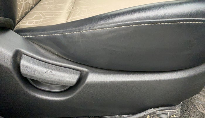 2019 Hyundai Grand i10 SPORTZ 1.2 KAPPA VTVT, Petrol, Manual, 24,967 km, Driver Side Adjustment Panel