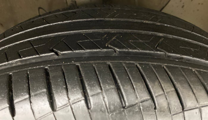 2018 Hyundai Verna 1.6 SX VTVT AT (O), Petrol, Automatic, 74,990 km, Right Front Tyre Tread