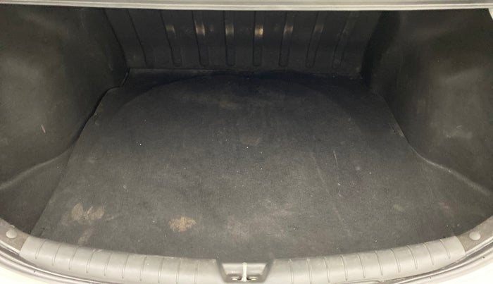 2018 Hyundai Verna 1.6 SX VTVT AT (O), Petrol, Automatic, 74,990 km, Boot Inside
