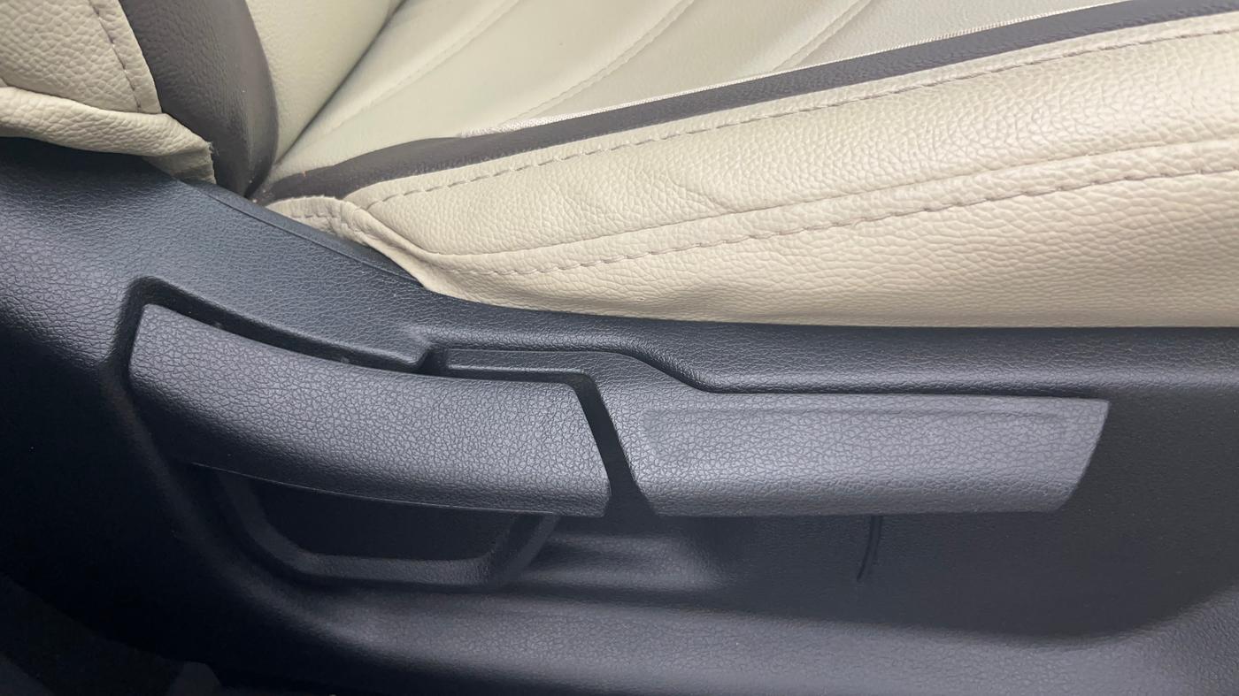 2021 Hyundai Creta S 1.5 PETROL, Petrol, Manual, 12,402 km, Driver Side Adjustment Panel