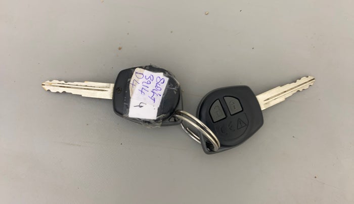 2021 Maruti Swift VXI, Petrol, Manual, 1,30,871 km, Key Close Up