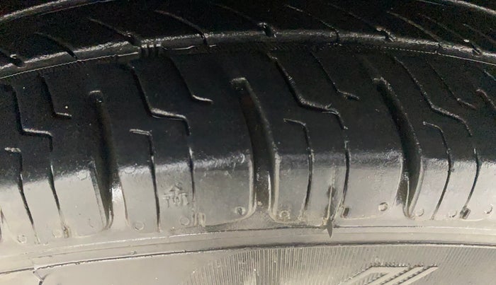 2021 Maruti Swift VXI, Petrol, Manual, 1,30,871 km, Left Front Tyre Tread