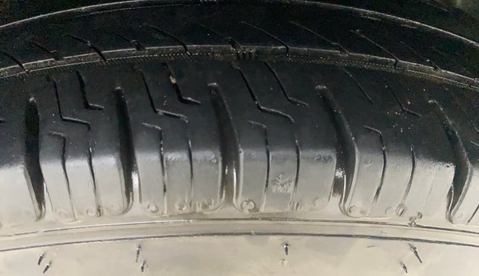 2021 Maruti Swift VXI, Petrol, Manual, 1,30,871 km, Left Rear Tyre Tread