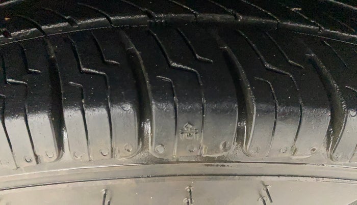 2021 Maruti Swift VXI, Petrol, Manual, 1,30,871 km, Right Front Tyre Tread