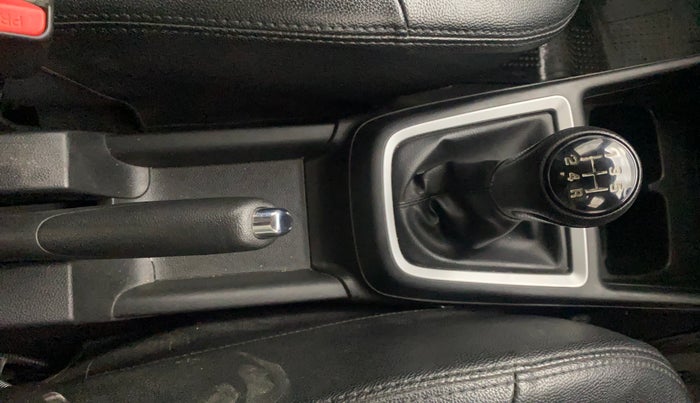 2021 Maruti Swift VXI, Petrol, Manual, 1,30,871 km, Gear Lever