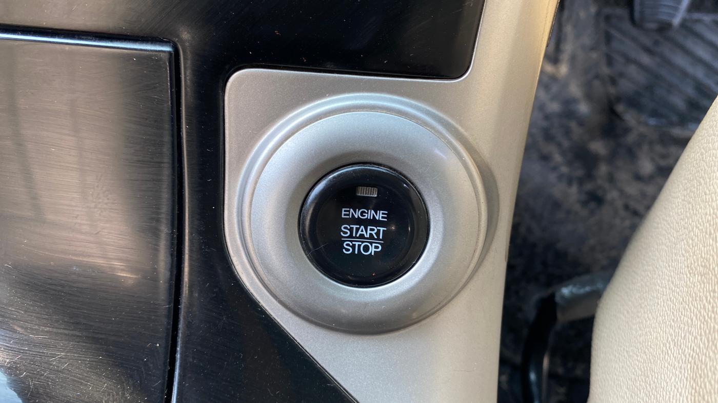 2018 Mahindra XUV500 W7, Diesel, Manual, 1,03,059 km, Keyless Start/ Stop Button