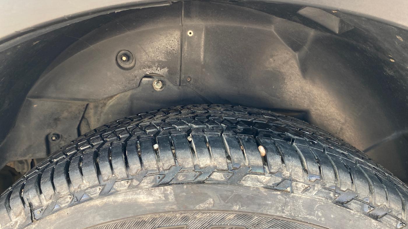 2018 Mahindra XUV500 W7, Diesel, Manual, 1,03,059 km, Right Rear Tyre Tread