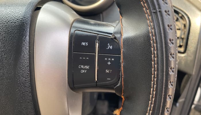 2018 Mahindra XUV500 W7, Diesel, Manual, 1,03,059 km, Adaptive Cruise Control