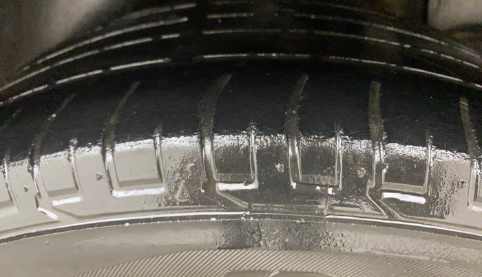 2017 Hyundai Creta SX PLUS 1.6 PETROL, Petrol, Manual, 80,223 km, Left Rear Tyre Tread